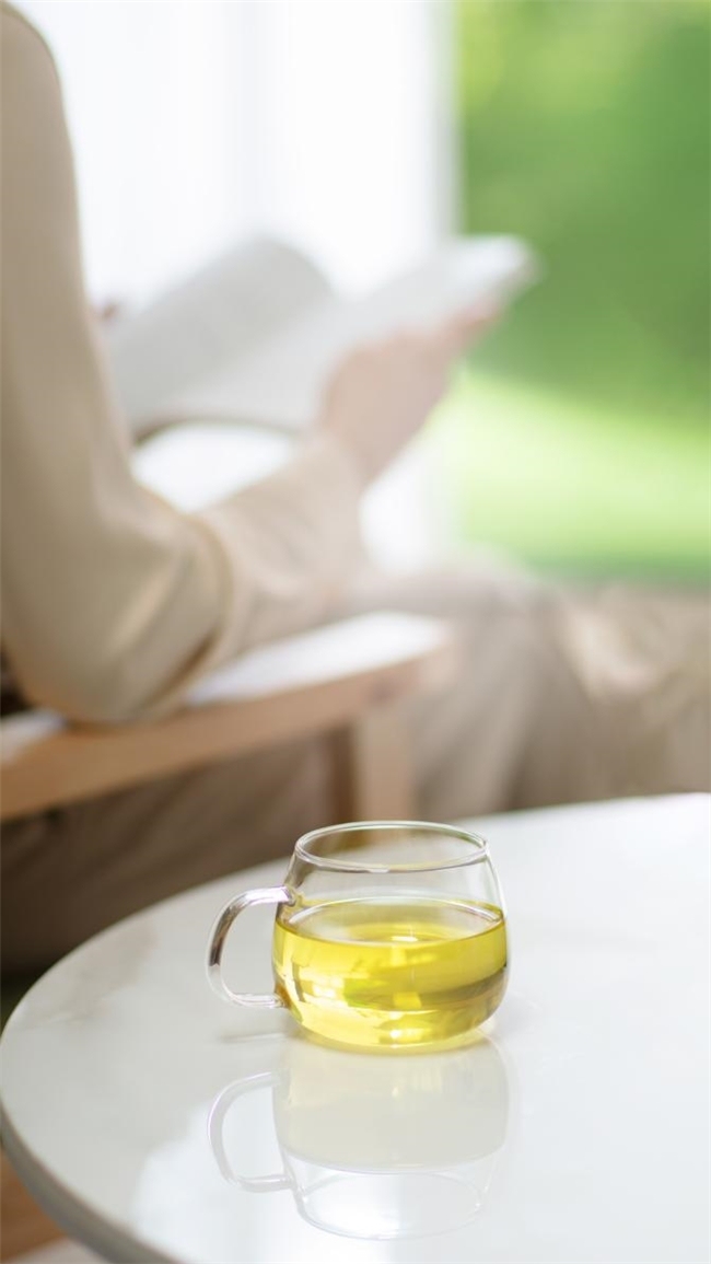 小罐茶敢保真早春绿茶，致敬每一位不被定义的她